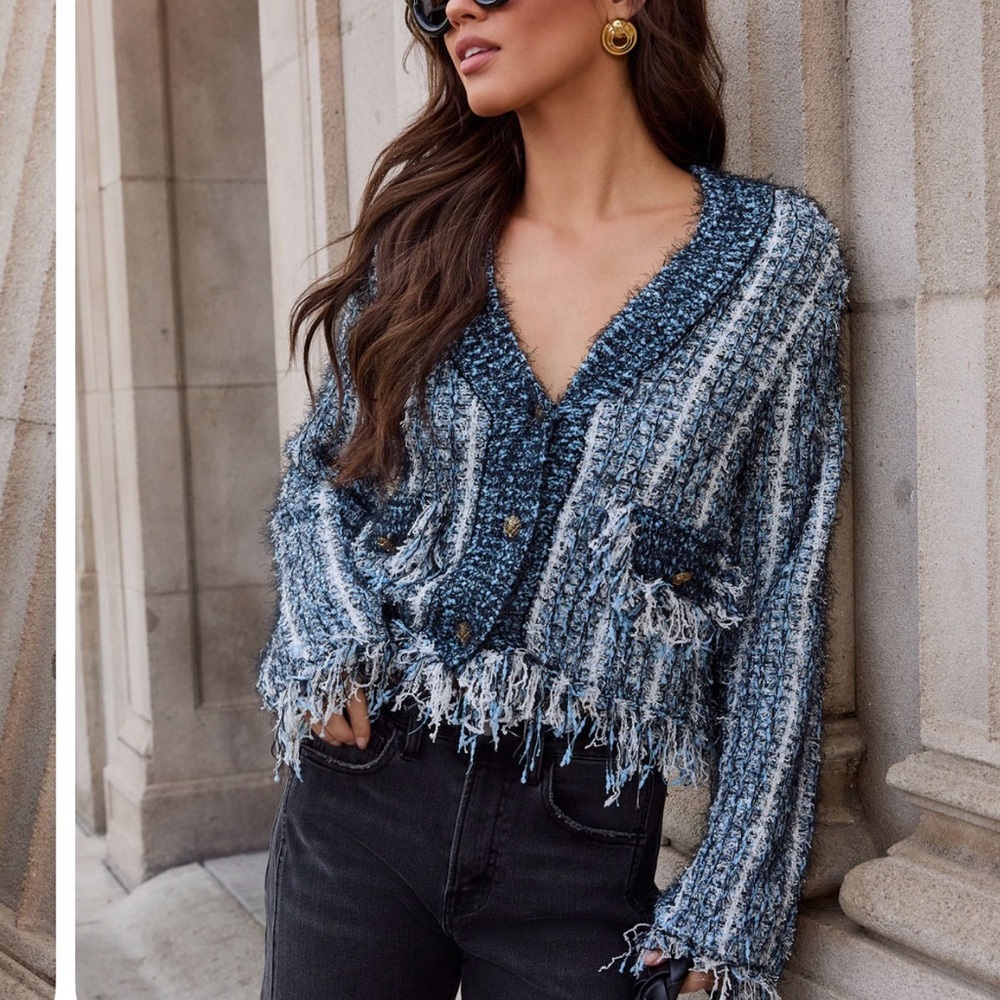 Gorgeous cropped fringe sweater